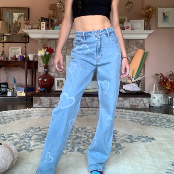 Hollister Hearts Ultra High-Rise Dad Jeans - Picture 6 of 11